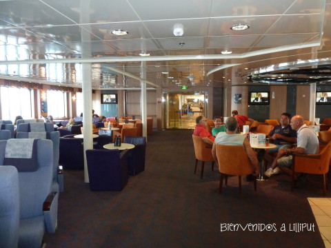 Lobby-Cafetería buque Nissos Chios