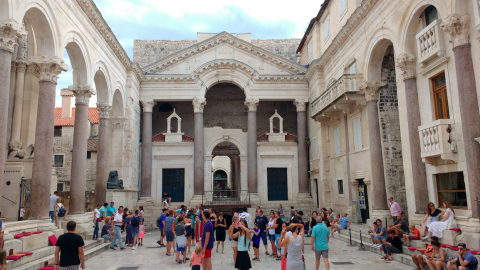 Patio en el interior del Palacio Diocleciano
